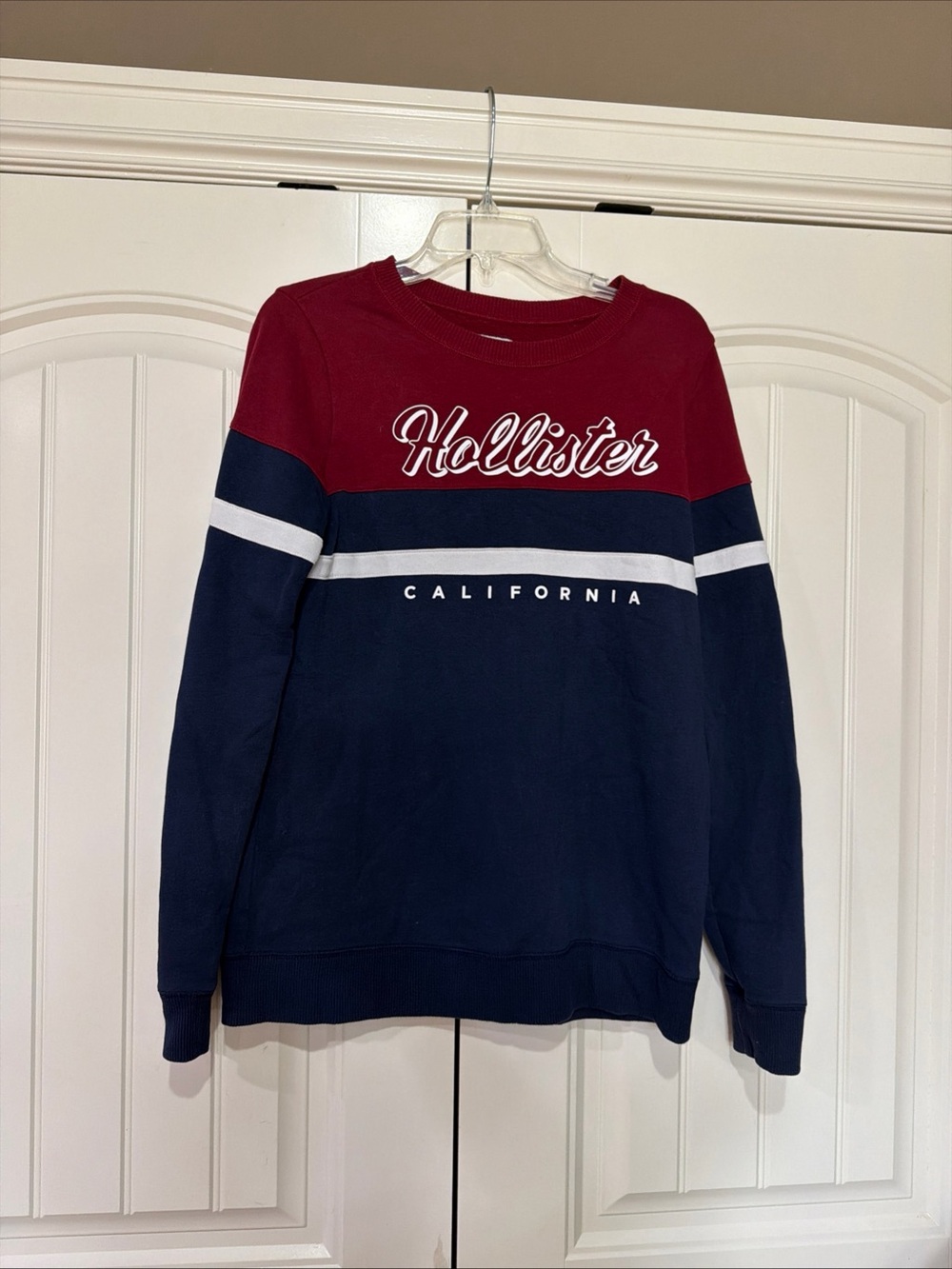 Hollister Men's Burgundy & Navy Colorblock Crewneck Sweater